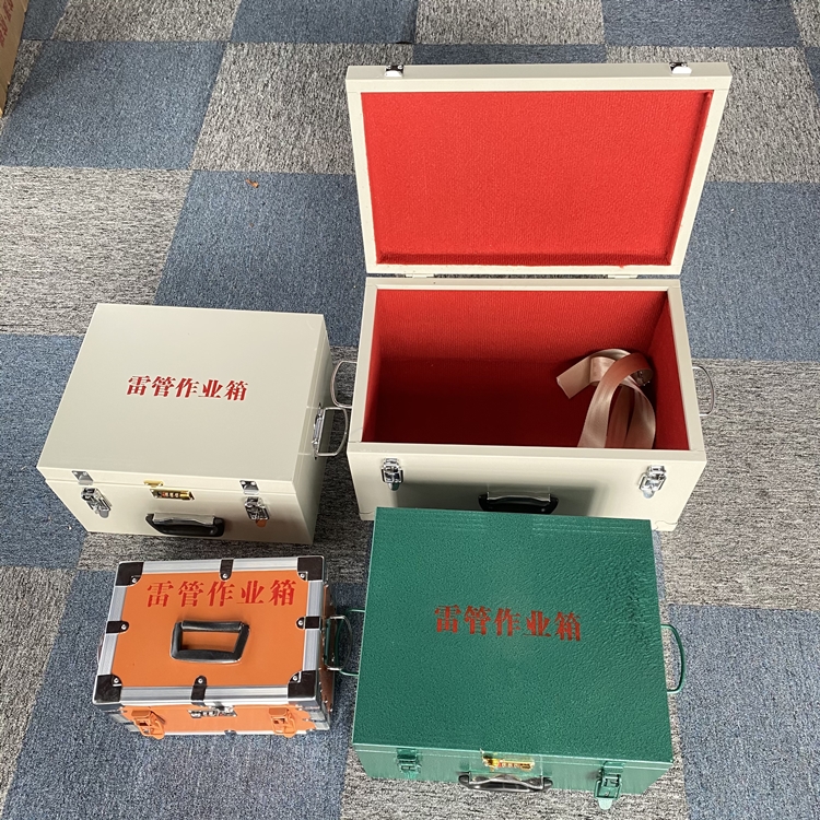 萨尔图爆破工程作业箱如何选择？玻璃钢与传统材质的全面对比